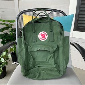 FJALLRAVEN KANKEN Original Backpack (Spruce Green)
